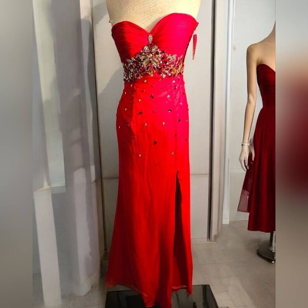 Source Unknown Strapless Red Gown - Picture 2 of 8